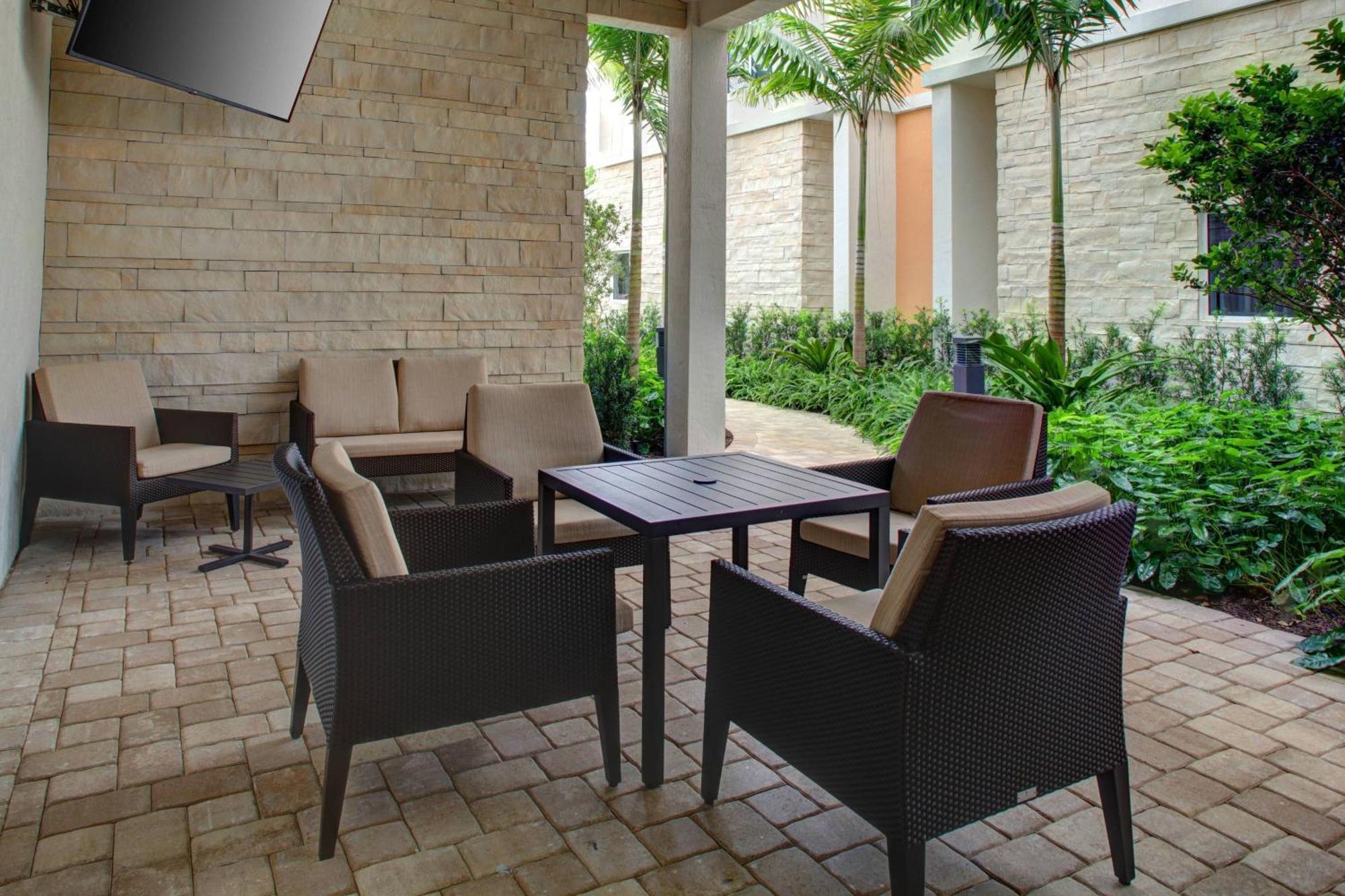 Residence Inn Fort Lauderdale Coconut Eksteriør bilde